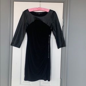 Mini black dress, leather sleeves